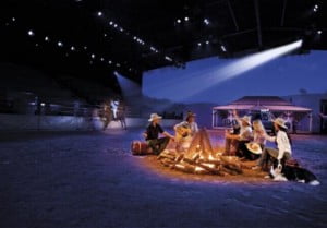 How to Spend a Day in the Gold Coast - Outback Spectacular a