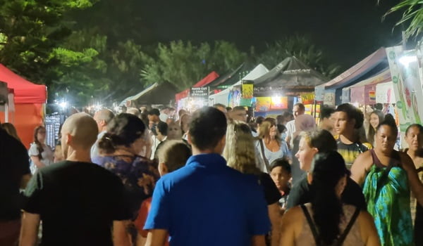 Surfers Paradise Beachfront Markets