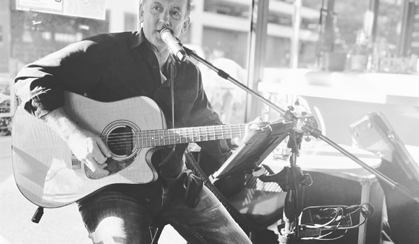 Dugald Music – Runaway Bay