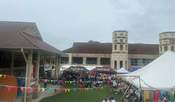 Read and Share with Lara Cain Gray